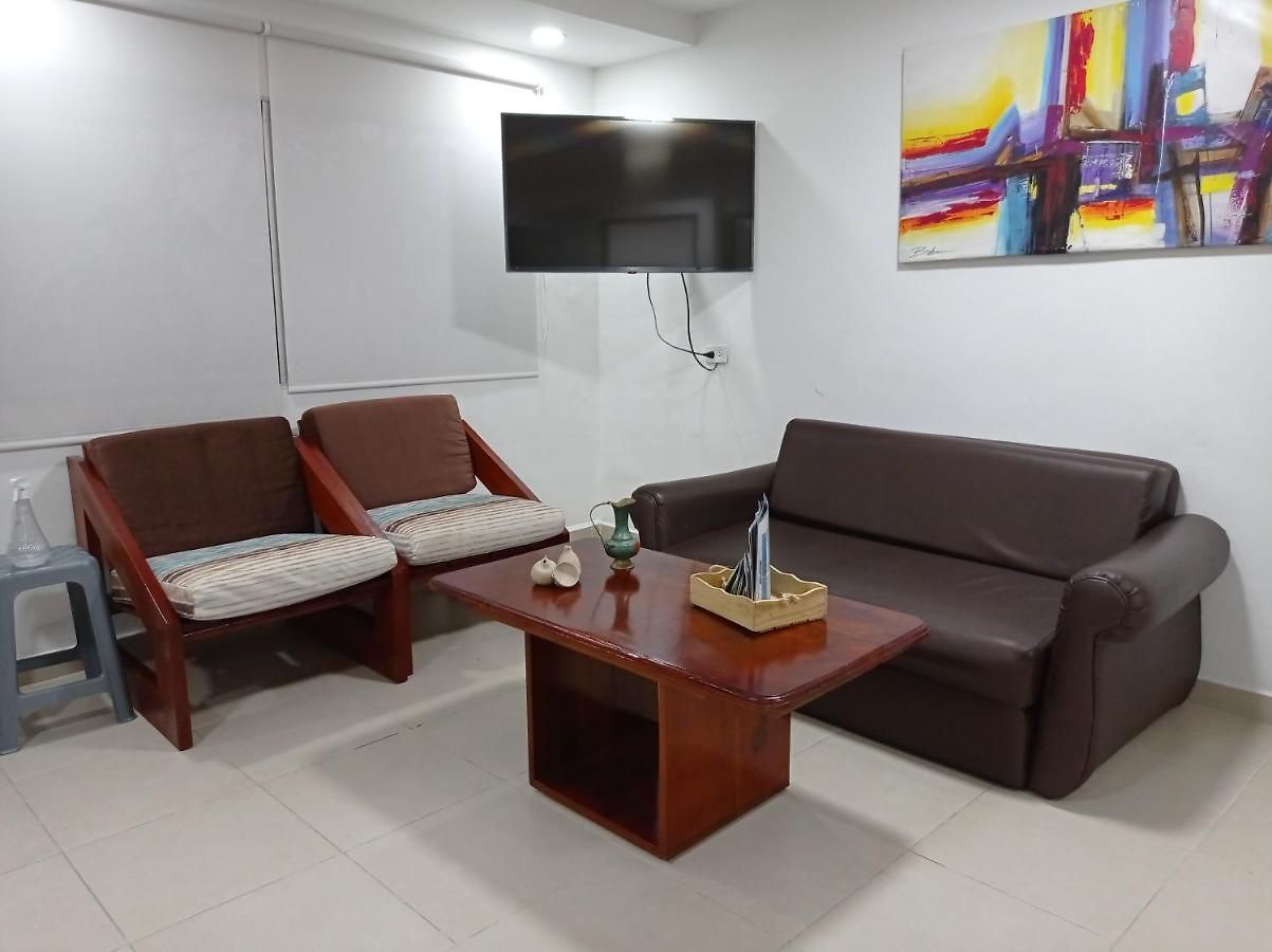 La 10b Hostal *