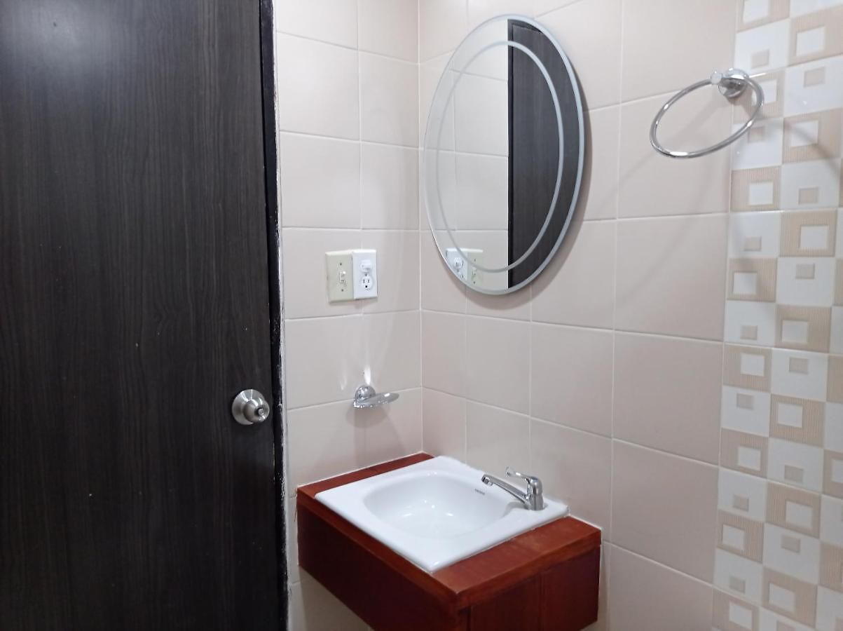 Hostal La 10b