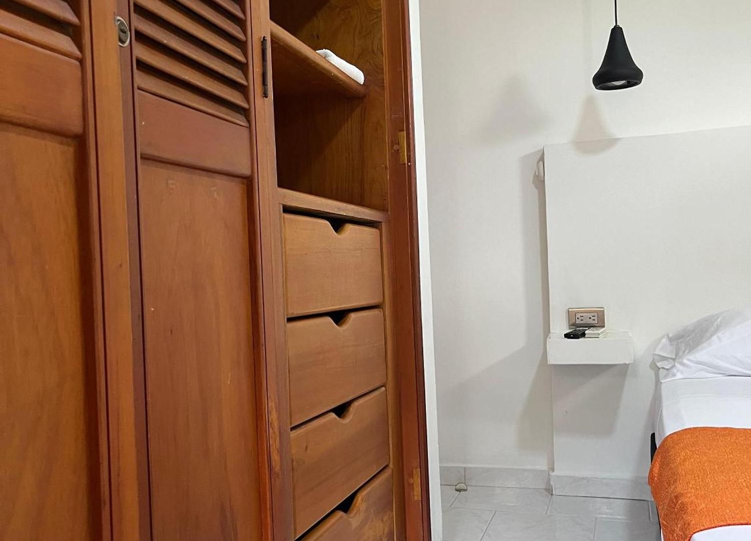 La 10b Hostal *