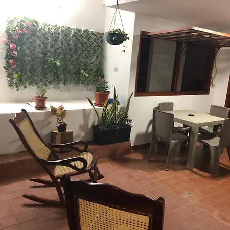 La 10b Hostal *