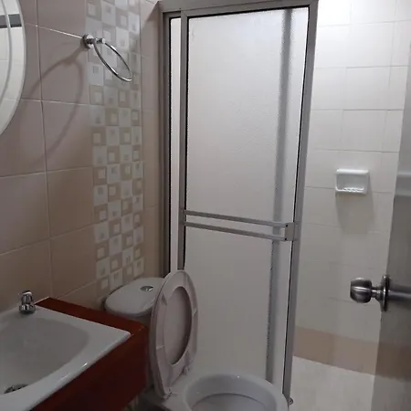 Hostal La 10b