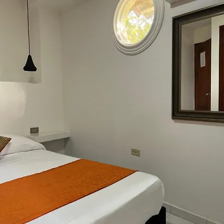 La 10b Hostal *